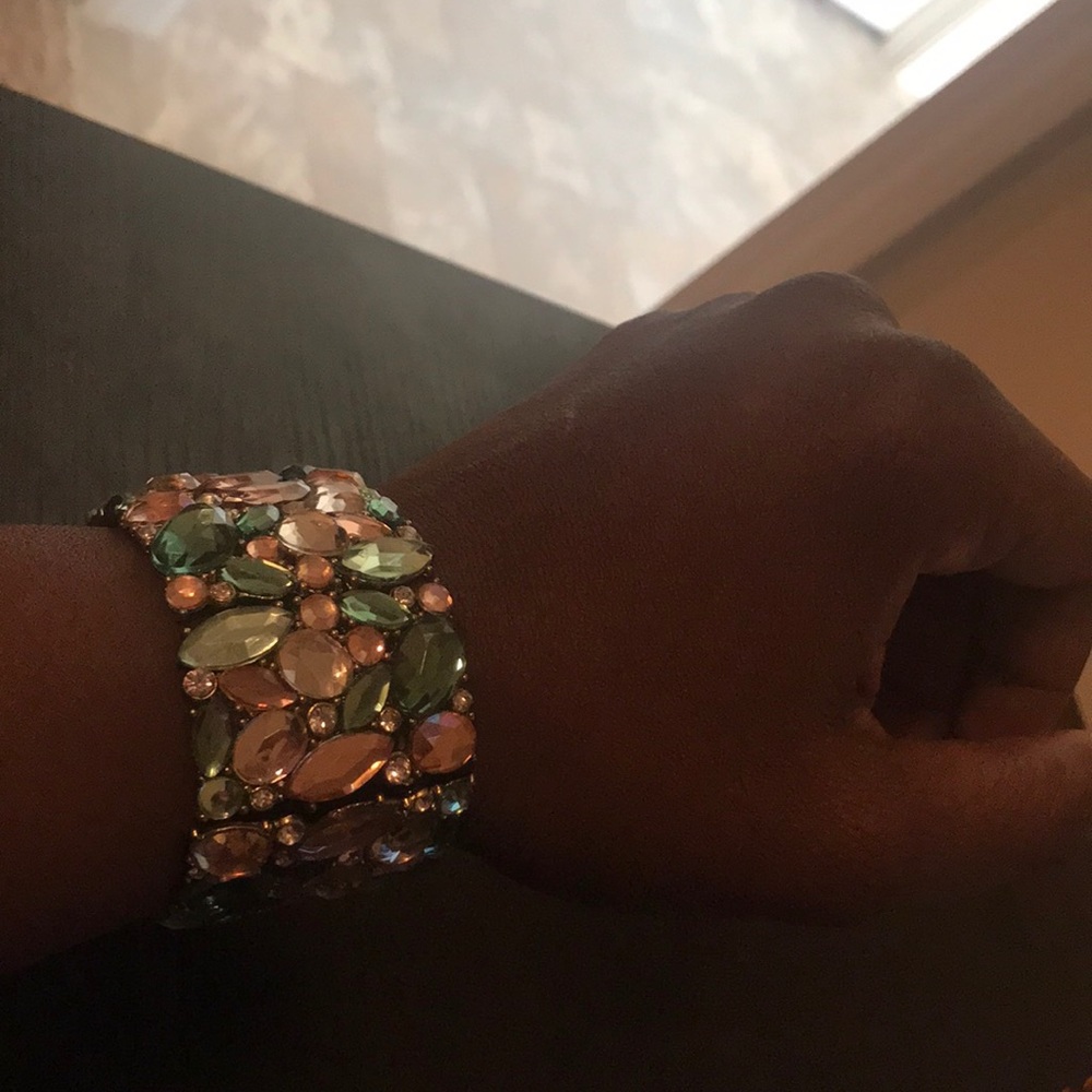 Very cute gently worn rhinestones bracelet
